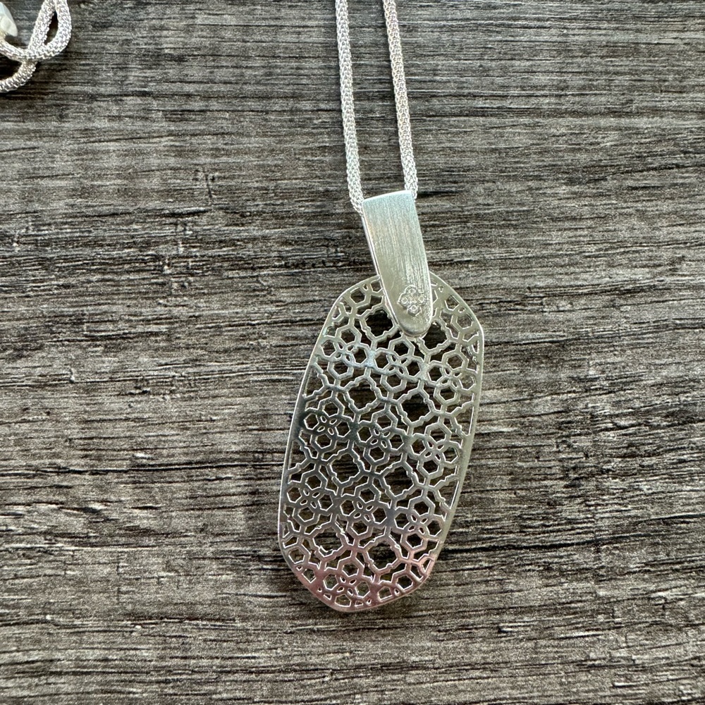 NWT Kendra Scott necklace